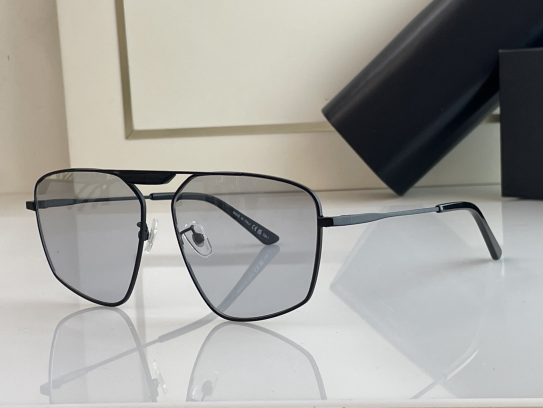 Sunglasses For Women and Men Summer 0246 Style Anti-Ultraviolet Retro Plate Full Frame Glasses Random Box
Sunglasses For Women and Men Summer 0246 Style Anti-Ultraviolet Retro Plate Full Frame Glasses Random Box