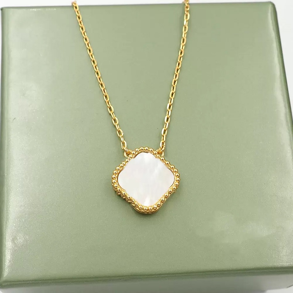 S925 Silver Pendant Necklaces Four-leaf clover Necklace for women 18K rose gold color clavicle chalcedony shell flower pendants Fashion Desginer Engagement gifts 
S925 Silver Pendant Necklaces Four-leaf clover Necklace for women 18K rose gold color clavicle chalcedony shell flower pendants Fashion Desginer Engagement gifts