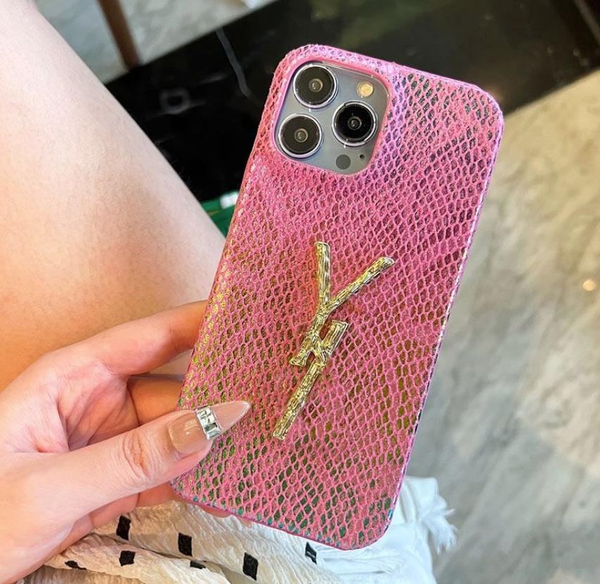 Pink Snake Scale Phone Cases Luxury Designer Phonecase Fashion Golden Letter Case Shockproof Cover For IPhone 14 Pro Max 13P 12 11
Pink Snake Scale Phone Cases Luxury Designer Phonecase Fashion Golden Letter Case Shockproof Cover For IPhone 14 Pro Max 13P 12 11