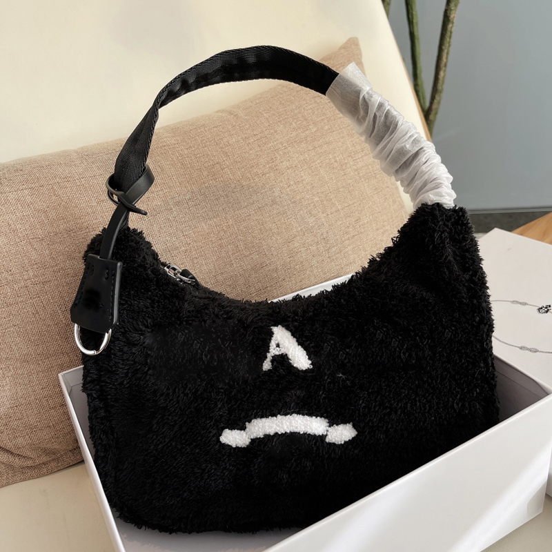 23 Fuzzy Shoulder Bag Designer Hobo Women Fluffy Handbag Womens Furry Handbags Luxurys Designers Bags Backpack Totes Hobos Purses D2211224F, Black
23 Fuzzy Shoulder Bag Designer Hobo Women Fluffy Handbag Womens Furry Handbags Luxurys Designers Bags Backpack Totes Hobos Purses D2211224F, Black