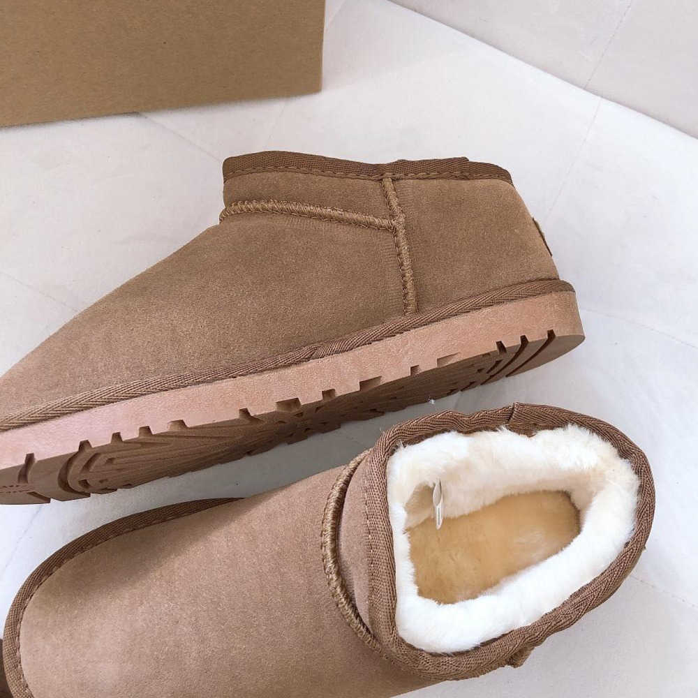 Australia Women Boot Designer Snow Winter Boots Fashion Ladies Platform Fur Slippers Classic Mini Suede Sheepskin Wool Ankle Booties Size 21-46 NO422, #39 box
Australia Women Boot Designer Snow Winter Boots Fashion Ladies Platform Fur Slippers Classic Mini Suede Sheepskin Wool Ankle Booties Size 21-46 NO422, #39 box