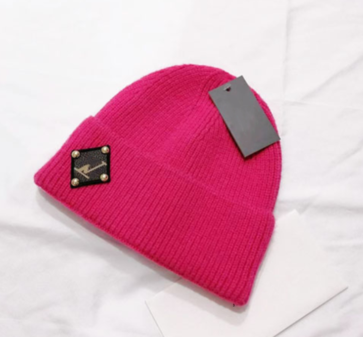 Men and Women Knitted Hat Autumn and Winter Simplicity Couple Internet Celebrity Beanie Hats Thermal Head Cover Knitted cap Fashion