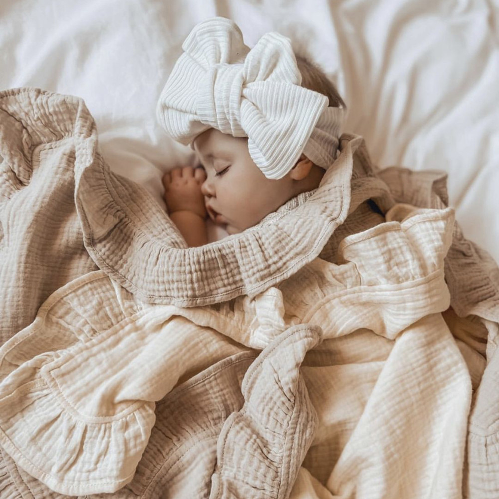 Sleeping Bags INS Ruffled Muslin Baby Swaddle Blankets for Born Infant Bedding Organic Accessories born Receive Blanket Cotton 221122