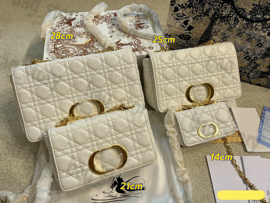 Twist Flap Bag Designer Caro Shoulderbag Handbag Crossbody Outdoor Fashion Pack Multicolor 4 Size Messenger Women UnderarmBag Diamond Lattice Small Casual Tote
Twist Flap Bag Designer Caro Shoulderbag Handbag Crossbody Outdoor Fashion Pack Multicolor 4 Size Messenger Women UnderarmBag Diamond Lattice Small Casual Tote