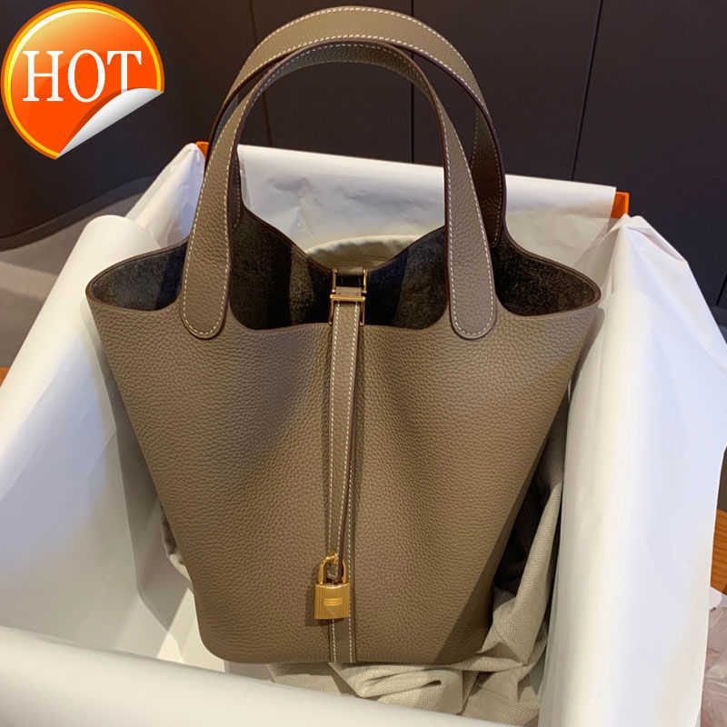 Luxury Designer Handbag Leather Vegetable Basket Women's Bucket Portable 2023 Spring and Summer Fashion Versatile Large Capacity One Shoulder Factory Direct Sale, & pink
Luxury Designer Handbag Leather Vegetable Basket Women's Bucket Portable 2023 Spring and Summer Fashion Versatile Large Capacity One Shoulder Factory Direct Sale, & pink
