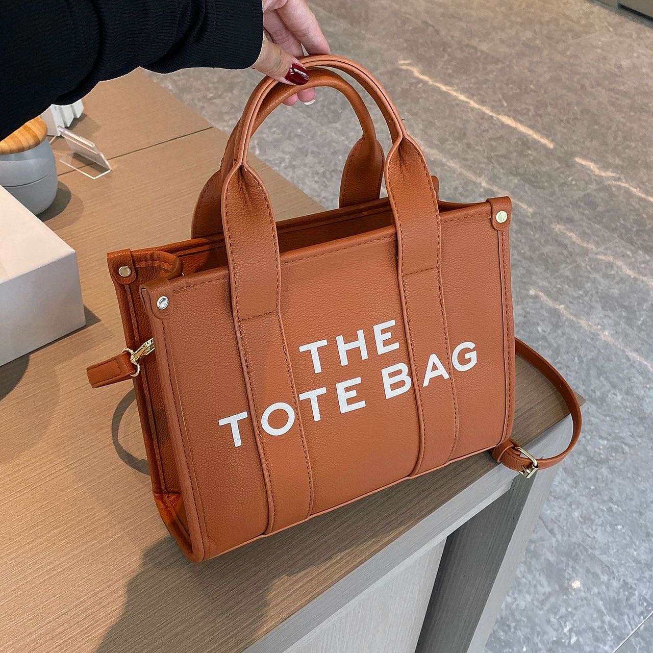 Hot sell home big shopping bag man women large capacity tote bag leisure leather shoulder totes bags lady customize handbag, Black
Hot sell home big shopping bag man women large capacity tote bag leisure leather shoulder totes bags lady customize handbag, Black