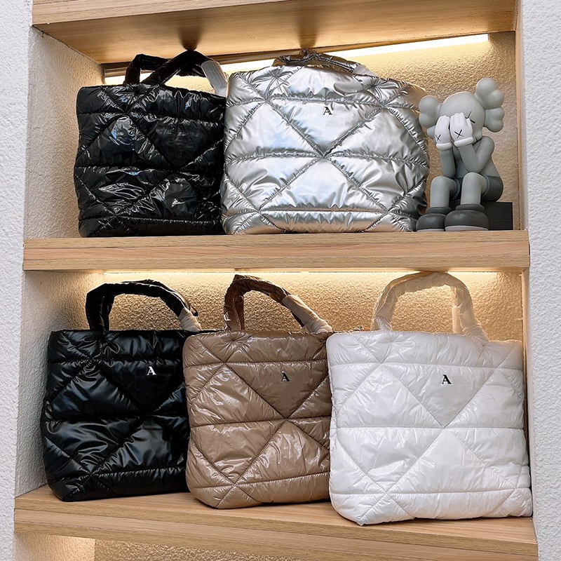 Designer Women Padded Triangle Quilted Tote Shopping Bag Italy Milano Luxury Brand P Nylon Taffeta Totes Handbag Lady Large Capacity Waterproof Bread Shoulder Bags, Beige
Designer Women Padded Triangle Quilted Tote Shopping Bag Italy Milano Luxury Brand P Nylon Taffeta Totes Handbag Lady Large Capacity Waterproof Bread Shoulder Bags, Beige