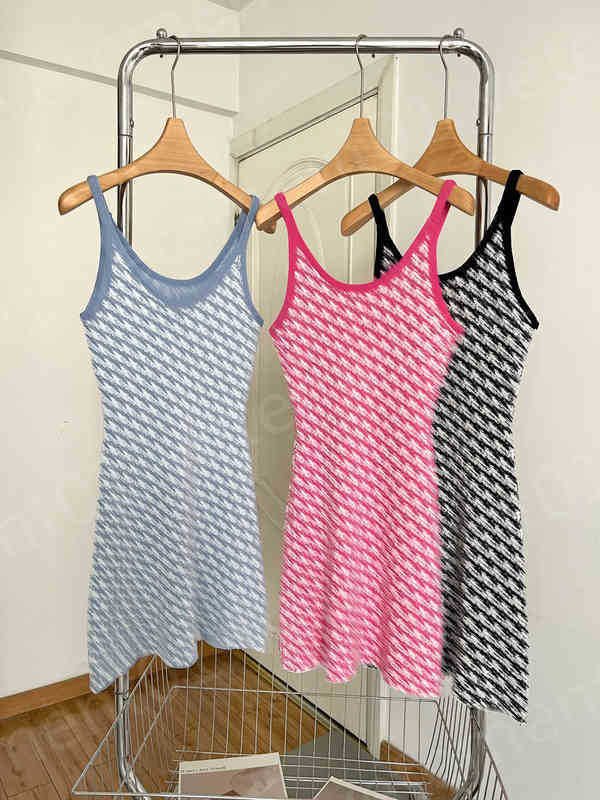 Brand Dresses High-end Cotton Fabric Fashion Striped Print Casual Dress Slim Fit Luxury Knit A-Shape Long Dress Sexy Designer Clothing
Brand Dresses High-end Cotton Fabric Fashion Striped Print Casual Dress Slim Fit Luxury Knit A-Shape Long Dress Sexy Designer Clothing