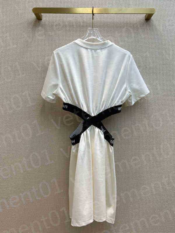 Designer Dress Brand Premium Fabrics Striped Patterns Open Waist Fashion Casual Summer Skirts Slim Fit Luxurious Dresses Sexy Women Clothing
Designer Dress Brand Premium Fabrics Striped Patterns Open Waist Fashion Casual Summer Skirts Slim Fit Luxurious Dresses Sexy Women Clothing