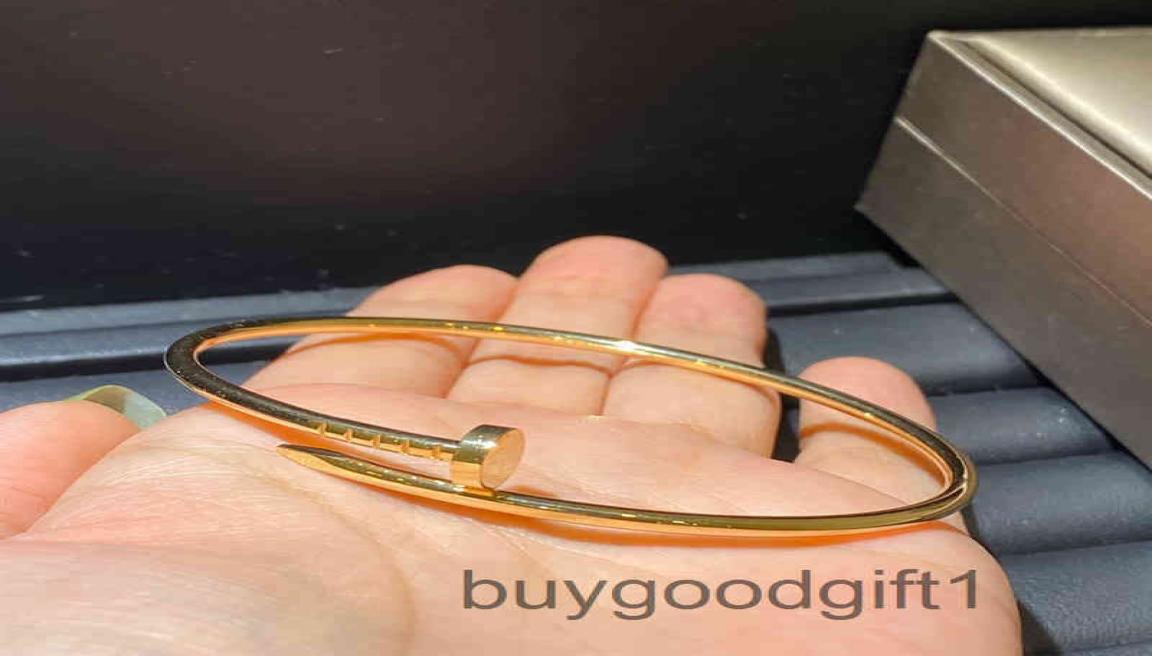 2022 Brand KDY Bracelets 2022 new 18K gold quality sky star Bracelet titanium steel non fading full diamond wi 10HK5242075
2022 Brand KDY Bracelets 2022 new 18K gold quality sky star Bracelet titanium steel non fading full diamond wi 10HK5242075