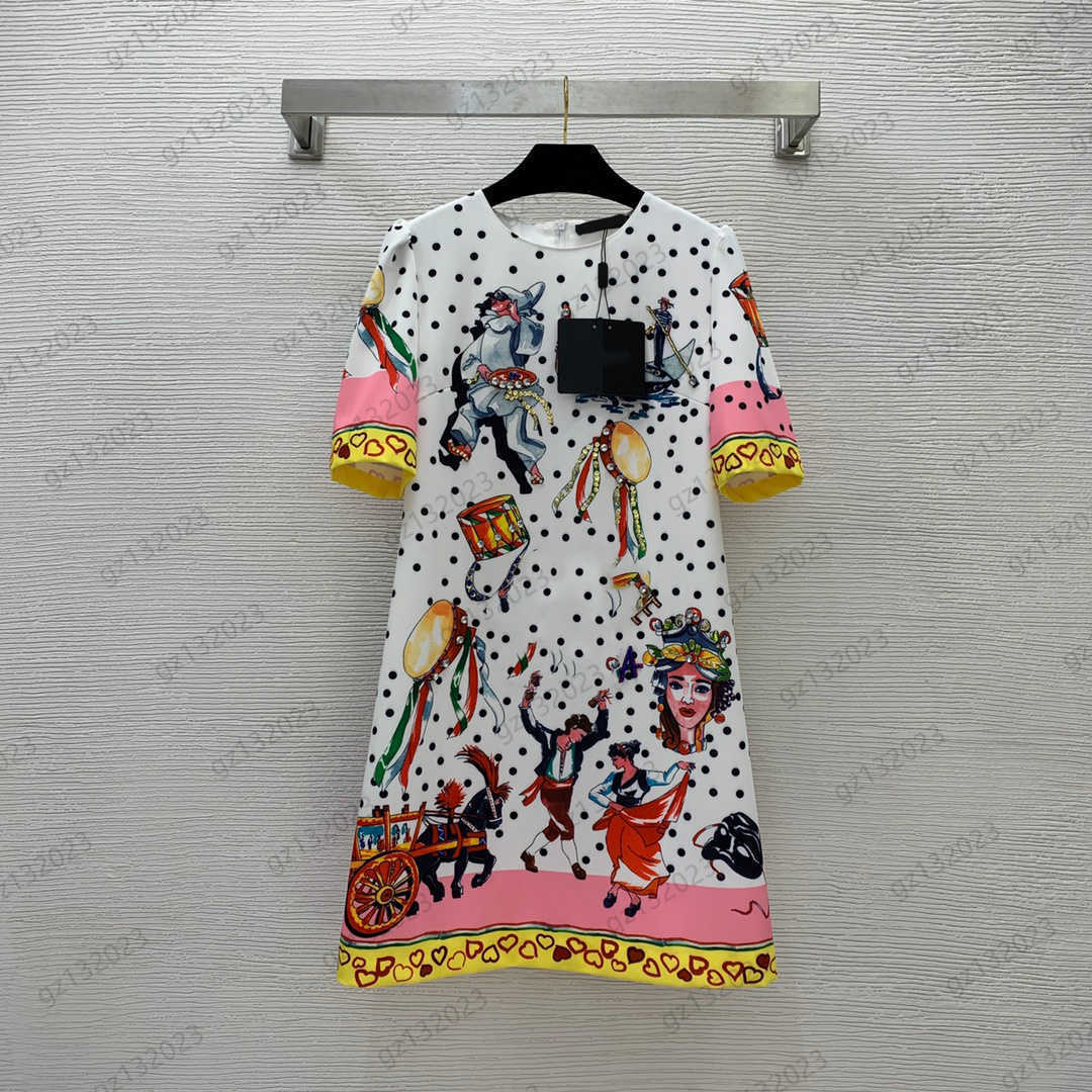 Casual Dresses Womens Brand Polka Dot Portrait Print Sequins Diamond Decoration Short Sleeves Maxiskit A-line Type Collect Waist Slimming Dress Women Clothes
Casual Dresses Womens Brand Polka Dot Portrait Print Sequins Diamond Decoration Short Sleeves Maxiskit A-line Type Collect Waist Slimming Dress Women Clothes