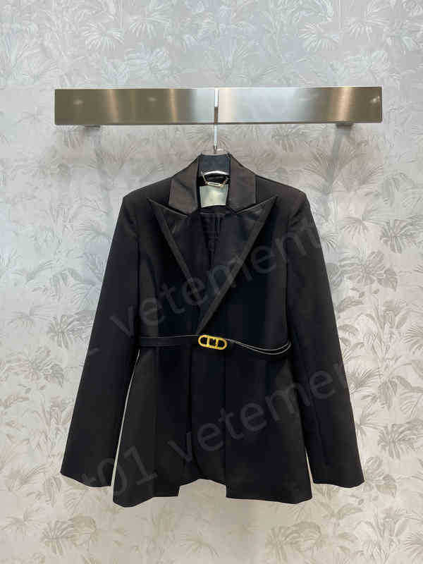 Brand Womens Blazer Vintage Slim Fit Blazer Retro Shawl Collar Fashion Luxury Fashion Jacket Temperament Designer Women Clothing
Brand Womens Blazer Vintage Slim Fit Blazer Retro Shawl Collar Fashion Luxury Fashion Jacket Temperament Designer Women Clothing