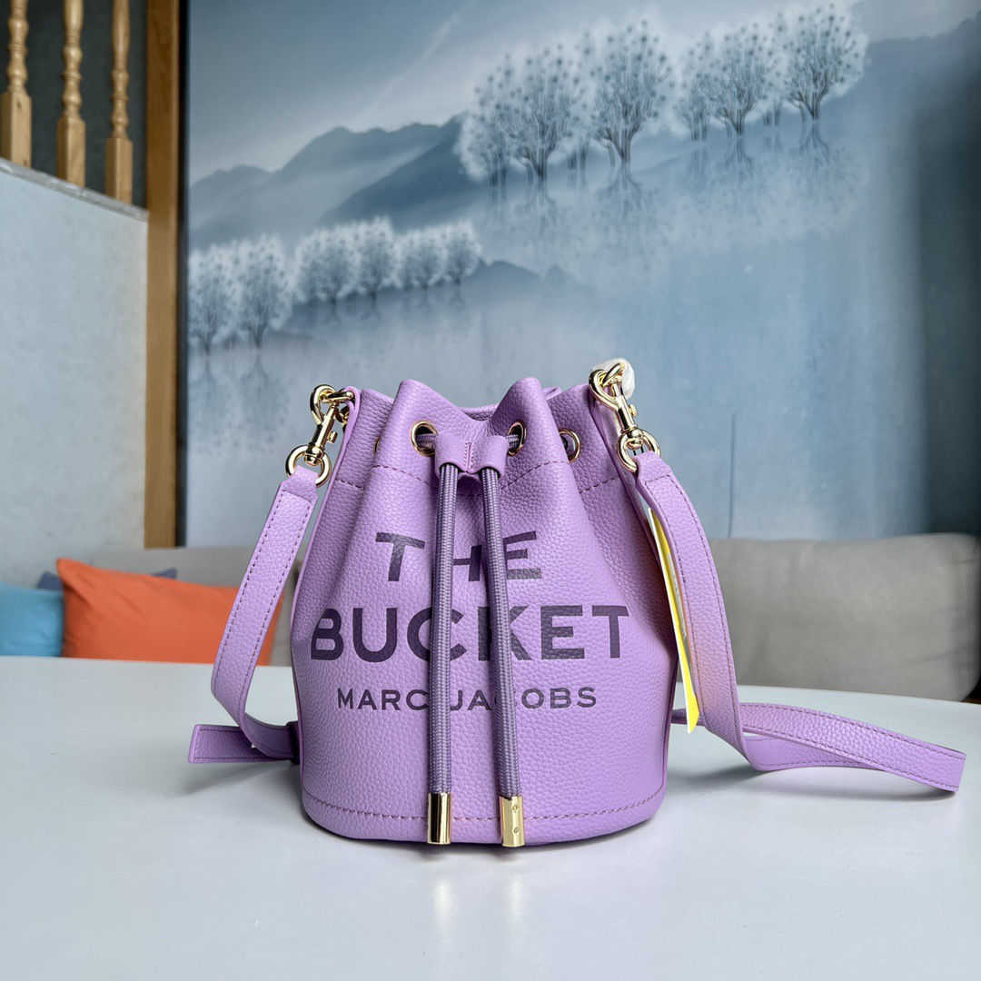 Designers Bag Marc's Jacob Tote Famous Luxury Lady Fashion Hourglass Handbags Summer New Cowhide Mj Bucket Large Capacity Drawstrin Messenge, Purple 
Designers Bag Marc's Jacob Tote Famous Luxury Lady Fashion Hourglass Handbags Summer New Cowhide Mj Bucket Large Capacity Drawstrin Messenge, Purple