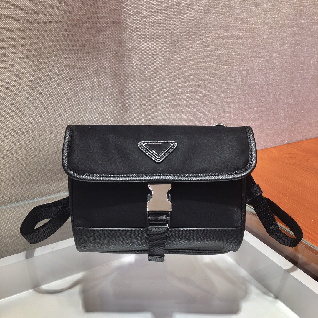 Enuine leather crossbody bags Laptop shoulder bag Cross for men Nylon Purse Black Men and women alik enylon cloth Golden logistics Classic
Enuine leather crossbody bags Laptop shoulder bag Cross for men Nylon Purse Black Men and women alik enylon cloth Golden logistics Classic