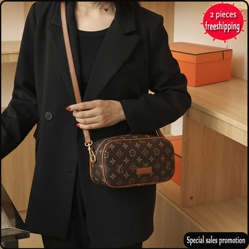 Designer Bags New Old Flower Fashion Small Square Bag 2022 Camera Casual Versatile Crossbody Autumn Printed Shoulder, Brown
Designer Bags New Old Flower Fashion Small Square Bag 2022 Camera Casual Versatile Crossbody Autumn Printed Shoulder, Brown
