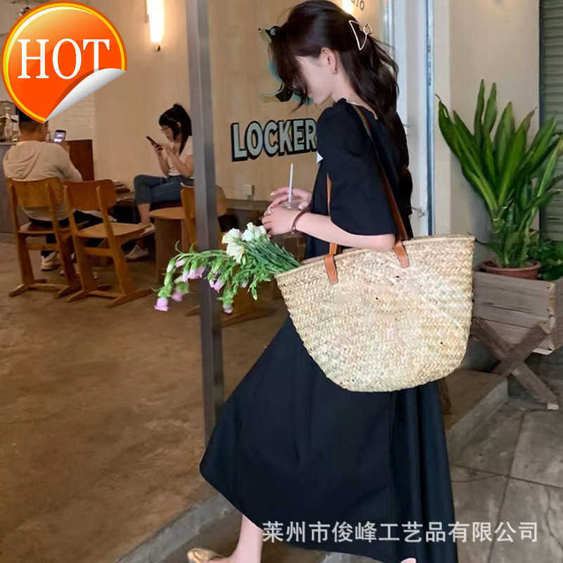 Women's Designer Bags Triumphal Arch Straw Woven Women's 2023 Hand Vegetable Basket Holiday Beach One Shoulder Underarm Factory Direct Sales, Sku
Women's Designer Bags Triumphal Arch Straw Woven Women's 2023 Hand Vegetable Basket Holiday Beach One Shoulder Underarm Factory Direct Sales, Sku