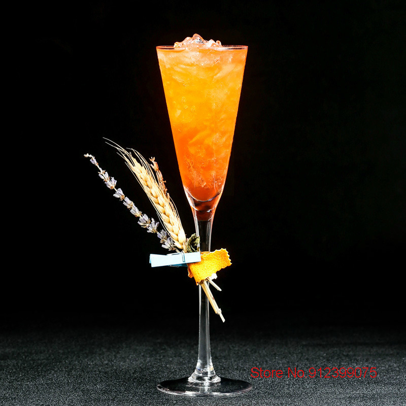 Wine Glasses INS Vshape Wedding Champagne Coupes Trumpet Shape Cocktail Glass For Bar Home Used Blend Martini Cup Rum Sparkling Wine Goblet 221124