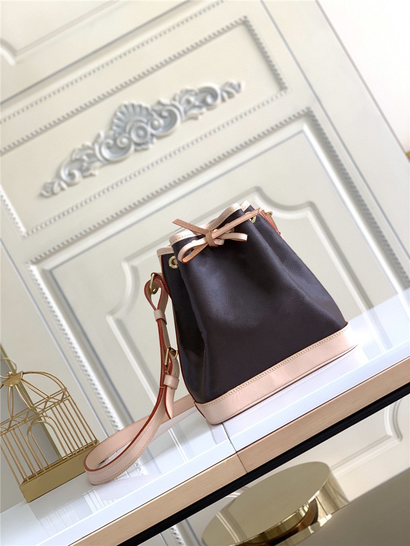 Louisity Designer Luxury Bag Louiss Handbags The Totes Bags For Womens Crossbody Handbag Loulou LVS Shoulder Purse Louiseity 1 Viutonity 7A High Quality Wallet A5ML
Louisity Designer Luxury Bag Louiss Handbags The Totes Bags For Womens Crossbody Handbag Loulou LVS Shoulder Purse Louiseity 1 Viutonity 7A High Quality Wallet A5ML