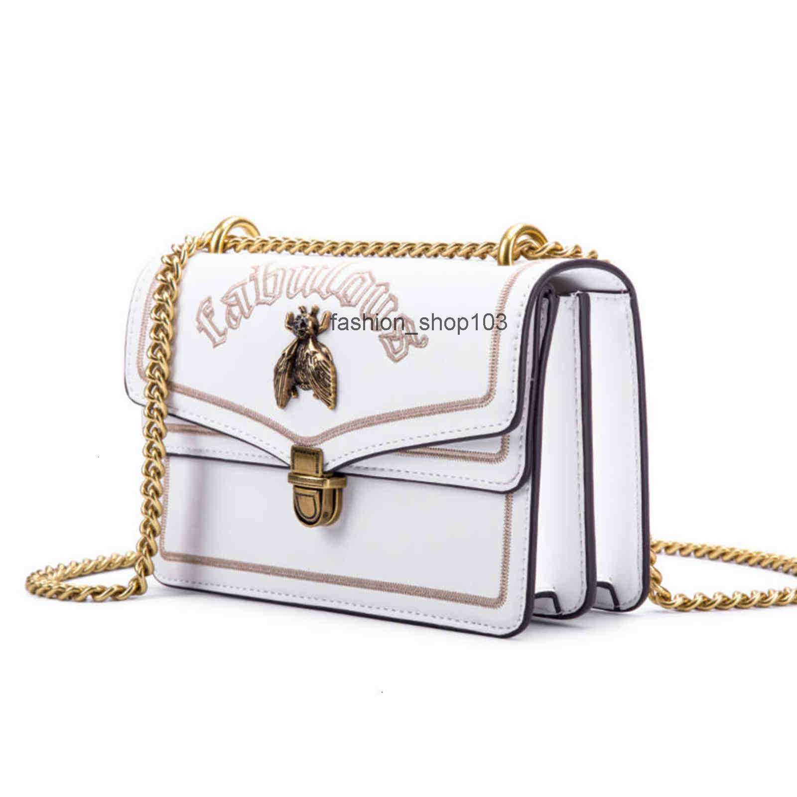 Fashion Ins HBP Thai bee bag women new fashion embroidery messenger small Korean chain square 2023, Black trumpet
Fashion Ins HBP Thai bee bag women new fashion embroidery messenger small Korean chain square 2023, Black trumpet