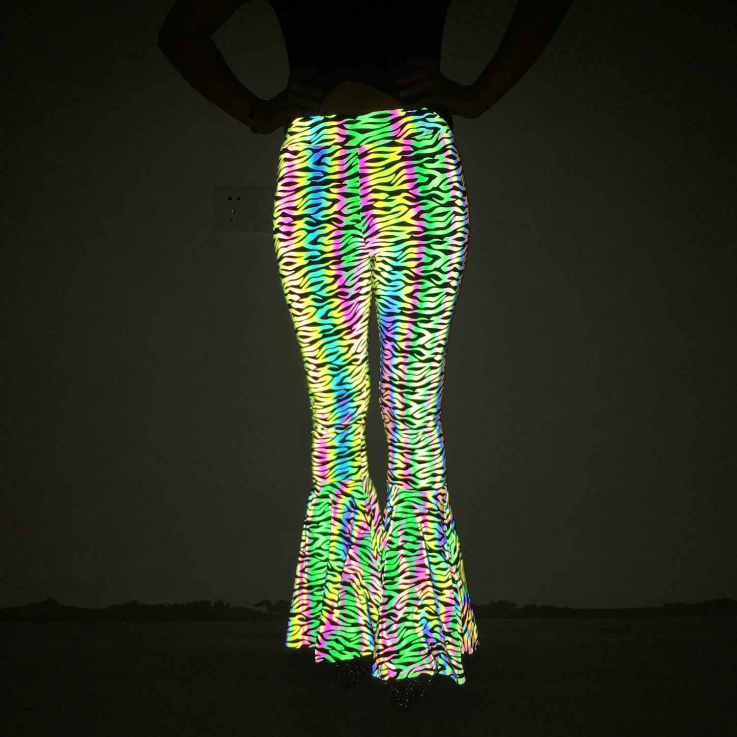 Women' Pants Sexy Stage Dazzling Reflective Flare Trousers Women Fashion Slim High Waist Wide Leg Pants, Zebra stripes
Women' Pants Sexy Stage Dazzling Reflective Flare Trousers Women Fashion Slim High Waist Wide Leg Pants, Zebra stripes