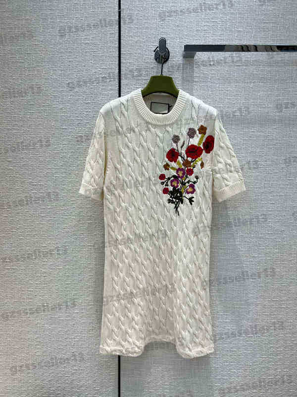 Twist Knit Dress For Womens Gu Luxury Designer Casual Dresses Floral Logo Embroidered Crew Neck A-line Skirt Women Clothing, 12
Twist Knit Dress For Womens Gu Luxury Designer Casual Dresses Floral Logo Embroidered Crew Neck A-line Skirt Women Clothing, 12