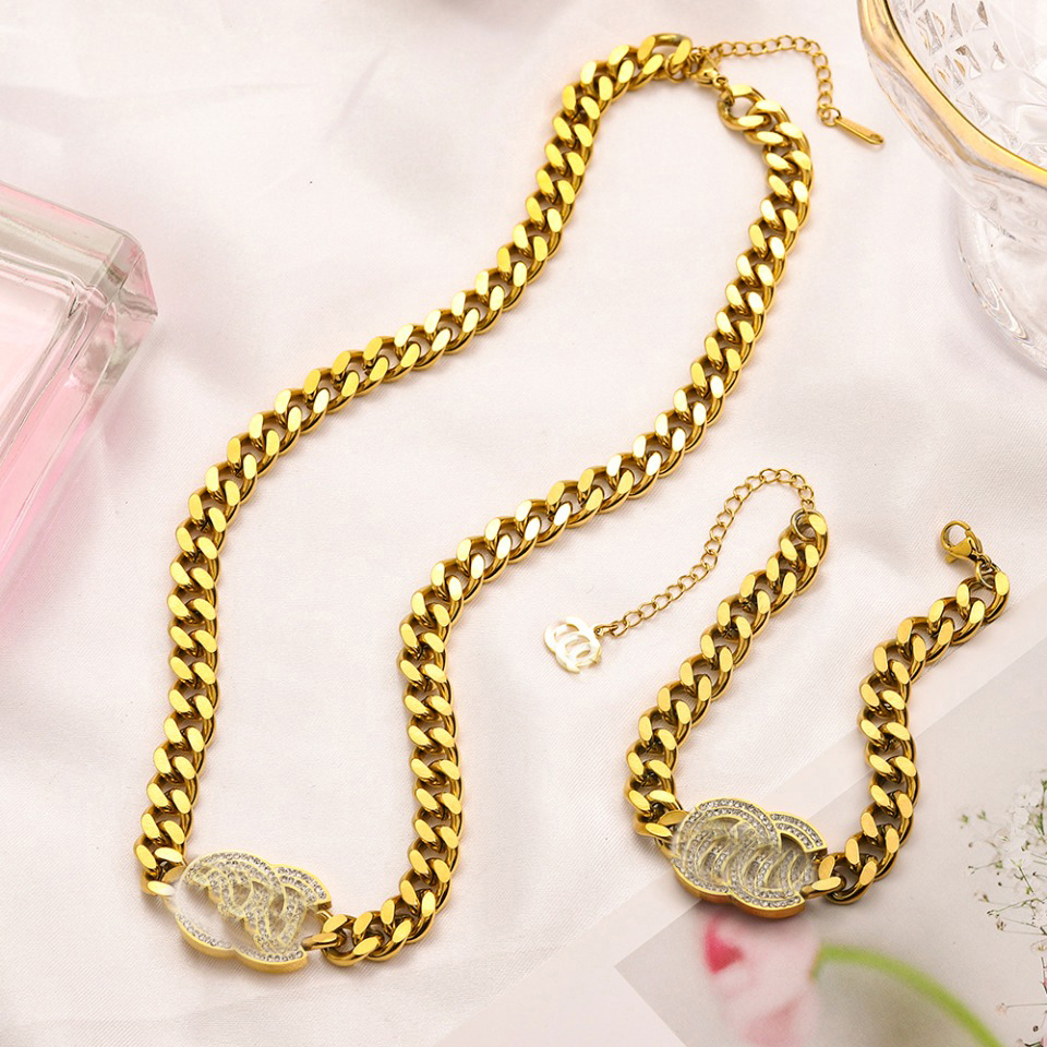 Never Fading 14K Gold Plated Luxury Brand Designer Pendants Necklaces Stainless Steel Bracelet Letter Choker Pendant Necklace Chain Jewelry Accessories Gifts
Never Fading 14K Gold Plated Luxury Brand Designer Pendants Necklaces Stainless Steel Bracelet Letter Choker Pendant Necklace Chain Jewelry Accessories Gifts