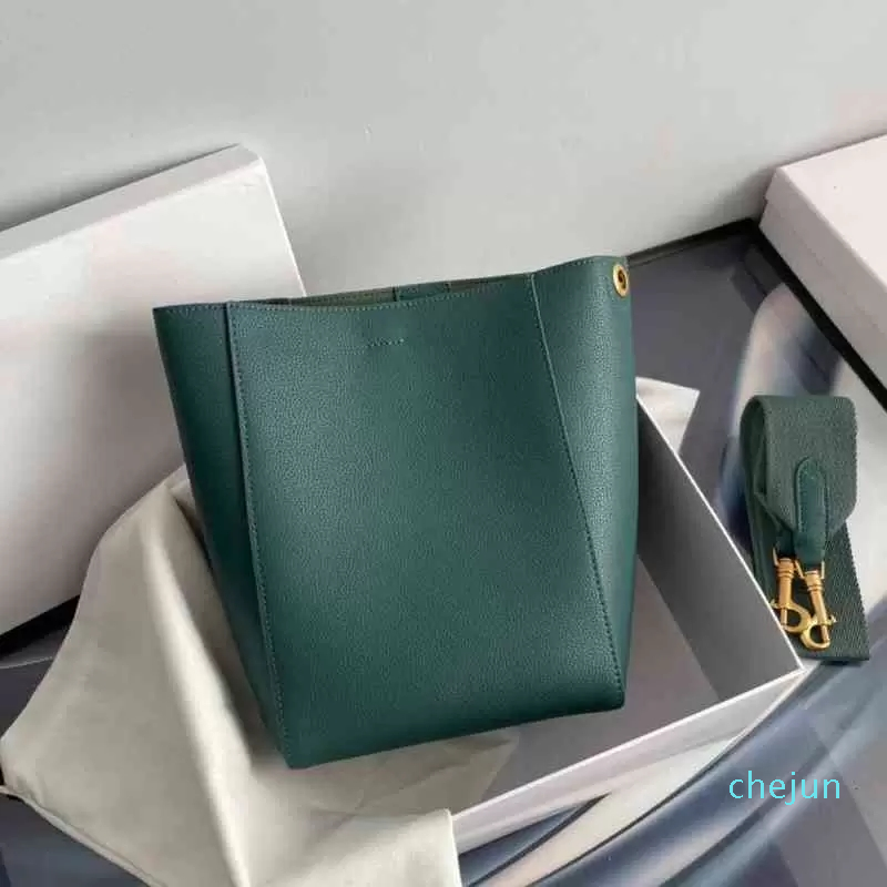 Evening Bags Designers Bags Wide Shoulder Strap Leather Women039s Bag Seau Sangle Large, Elephant gray
Evening Bags Designers Bags Wide Shoulder Strap Leather Women039s Bag Seau Sangle Large, Elephant gray