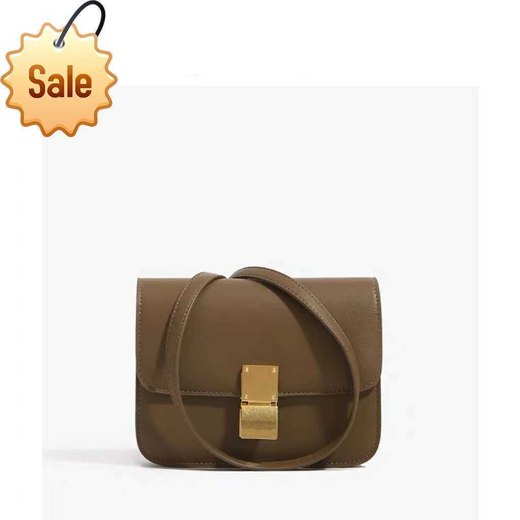 Women's Designer Bags Autumn and Winter 2023 New Bag Triumphal Arch Tofu Fashion One Shoulder Crossbody Box Small Square Factory Direct Sales, Red4
Women's Designer Bags Autumn and Winter 2023 New Bag Triumphal Arch Tofu Fashion One Shoulder Crossbody Box Small Square Factory Direct Sales, Red4