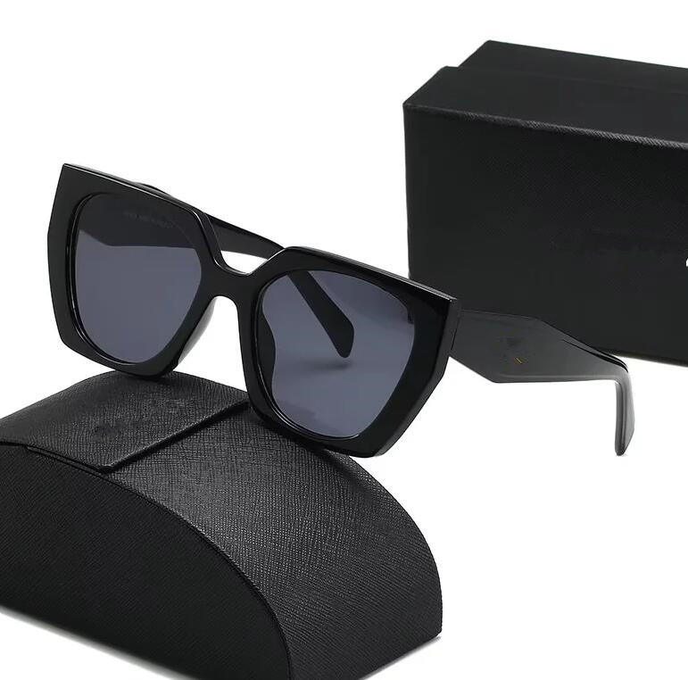 Fashion Designer Sunglasses Classic Eyeglasses Goggle Outdoor Beach Sun Glasses For Man Woman Optional Triangular signature 88
Fashion Designer Sunglasses Classic Eyeglasses Goggle Outdoor Beach Sun Glasses For Man Woman Optional Triangular signature 88