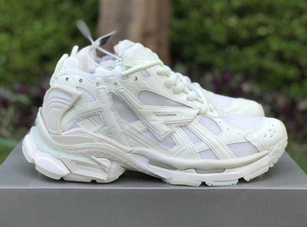 Authentic Triple S 7.0 Designer Shoes Sneaker Tess Gomma Paris Speed White Black Blue Purple Pink Platform Outdoor Sports Sneakers Trainers With Original Box
Authentic Triple S 7.0 Designer Shoes Sneaker Tess Gomma Paris Speed White Black Blue Purple Pink Platform Outdoor Sports Sneakers Trainers With Original Box