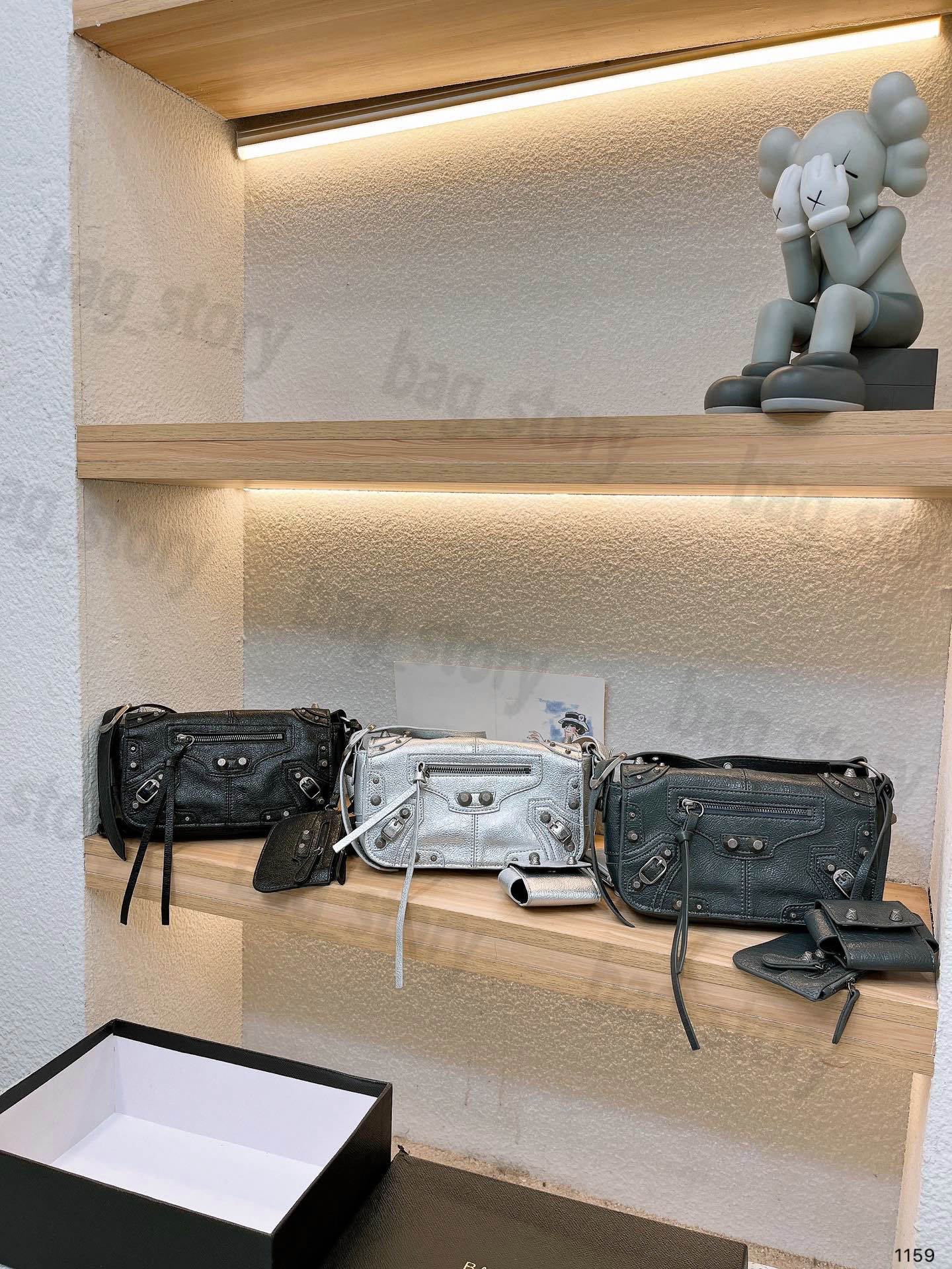 Fashion Crescent Bag Half Moon Shaped Axillary Women Crossbody Handbag Cool Motocycle Bags Perforation Multifuncational Hanging Leisure Luxury Wallet Purse, Customize
Fashion Crescent Bag Half Moon Shaped Axillary Women Crossbody Handbag Cool Motocycle Bags Perforation Multifuncational Hanging Leisure Luxury Wallet Purse, Customize
