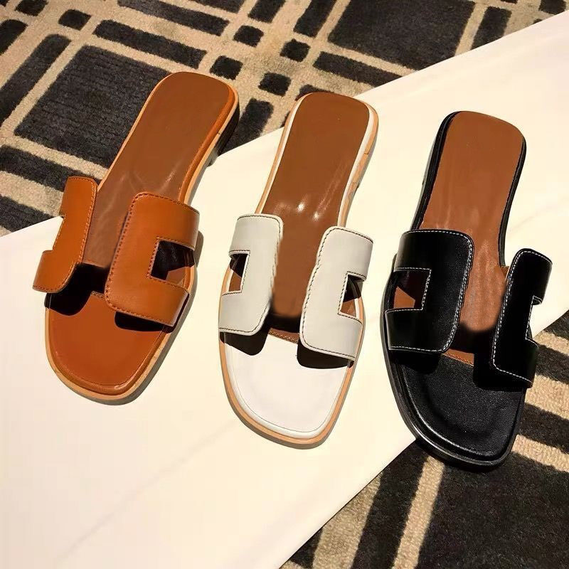 Summer Women Brand Slippers Beach Flip Flops Genuine Leather Black Matte Classics H1 Letter Flat Bottom Sandals with Dust Bag 35, Red matte
Summer Women Brand Slippers Beach Flip Flops Genuine Leather Black Matte Classics H1 Letter Flat Bottom Sandals with Dust Bag 35, Red matte