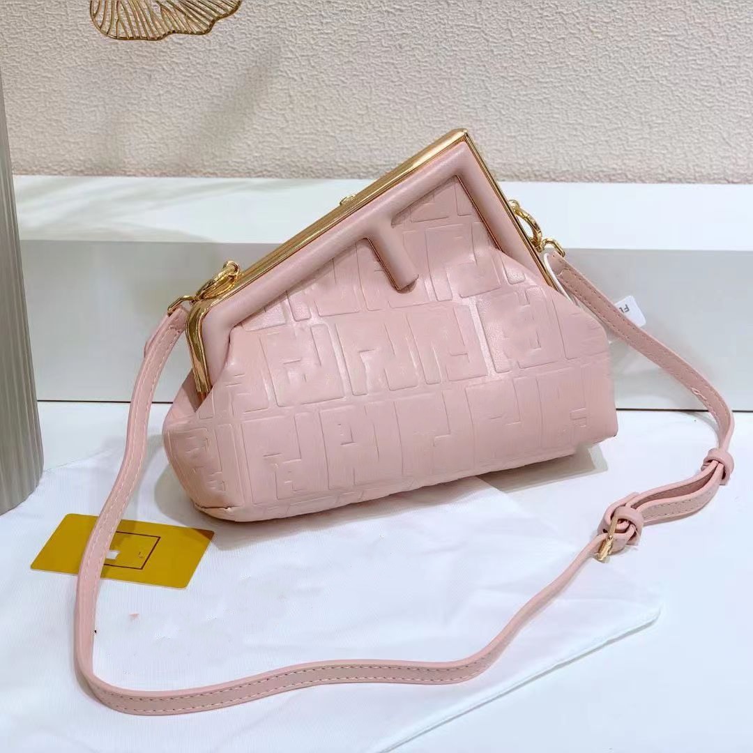 Designer Handbags 2021 Clutch Bag Metal Hemming Genuine Leather New Fashion women handbag Ladies Single Shoulder Messenger, Add freight
Designer Handbags 2021 Clutch Bag Metal Hemming Genuine Leather New Fashion women handbag Ladies Single Shoulder Messenger, Add freight