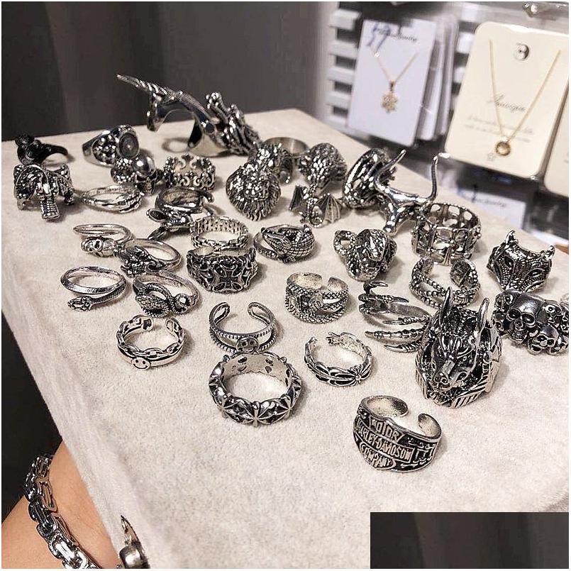 Band Rings 20Pcs/Lot Vintage Punk Antique Sier Color Metal Band Skl Snake Rings For Men Women Mix Style Party Gifts Adjustable Openi Dhbq1
Band Rings 20Pcs/Lot Vintage Punk Antique Sier Color Metal Band Skl Snake Rings For Men Women Mix Style Party Gifts Adjustable Openi Dhbq1