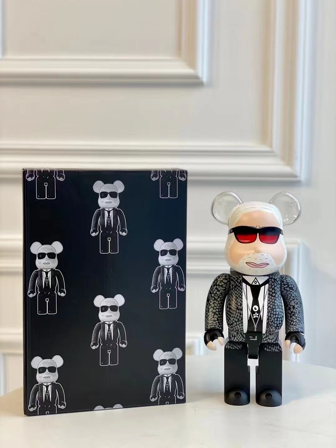 Newest Games 400% 28CM The ABS A handsome old man with glasses Bearbrick bear figures Toy For Collectors Bearbrick model decoration toys
Newest Games 400% 28CM The ABS A handsome old man with glasses Bearbrick bear figures Toy For Collectors Bearbrick model decoration toys