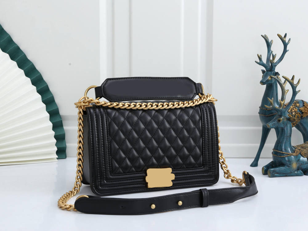 Women Shoulder Bag Luxury Vintage Clasp Bag Designer Square PU leather Ringer Chain Purse Single crossbody handbag, White
Women Shoulder Bag Luxury Vintage Clasp Bag Designer Square PU leather Ringer Chain Purse Single crossbody handbag, White