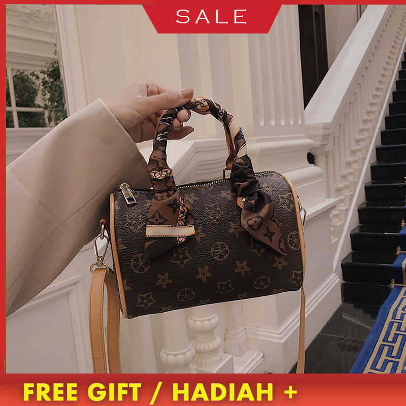 60% Off Luxury Designer Bags Mini Hand Bag Boston Pillow Bag Simple Hand Print Women's Msenger, Coffee
60% Off Luxury Designer Bags Mini Hand Bag Boston Pillow Bag Simple Hand Print Women's Msenger, Coffee