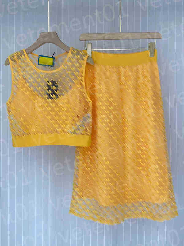 Branded Women Two Piece Dresses Fashion Cutout Vest Casual Luxury Stylist Tops Sexy Short Skirts High End Women Designers Clothing
Branded Women Two Piece Dresses Fashion Cutout Vest Casual Luxury Stylist Tops Sexy Short Skirts High End Women Designers Clothing