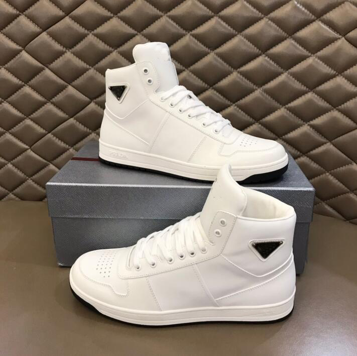 Fashion Designer High-top Sneakers Shoes Men Casual Walking Rubber Sole Men's Sports Fabric Patent Leather Outdoor high top sneaker Trainers with box eu 38-46
Fashion Designer High-top Sneakers Shoes Men Casual Walking Rubber Sole Men's Sports Fabric Patent Leather Outdoor high top sneaker Trainers with box eu 38-46