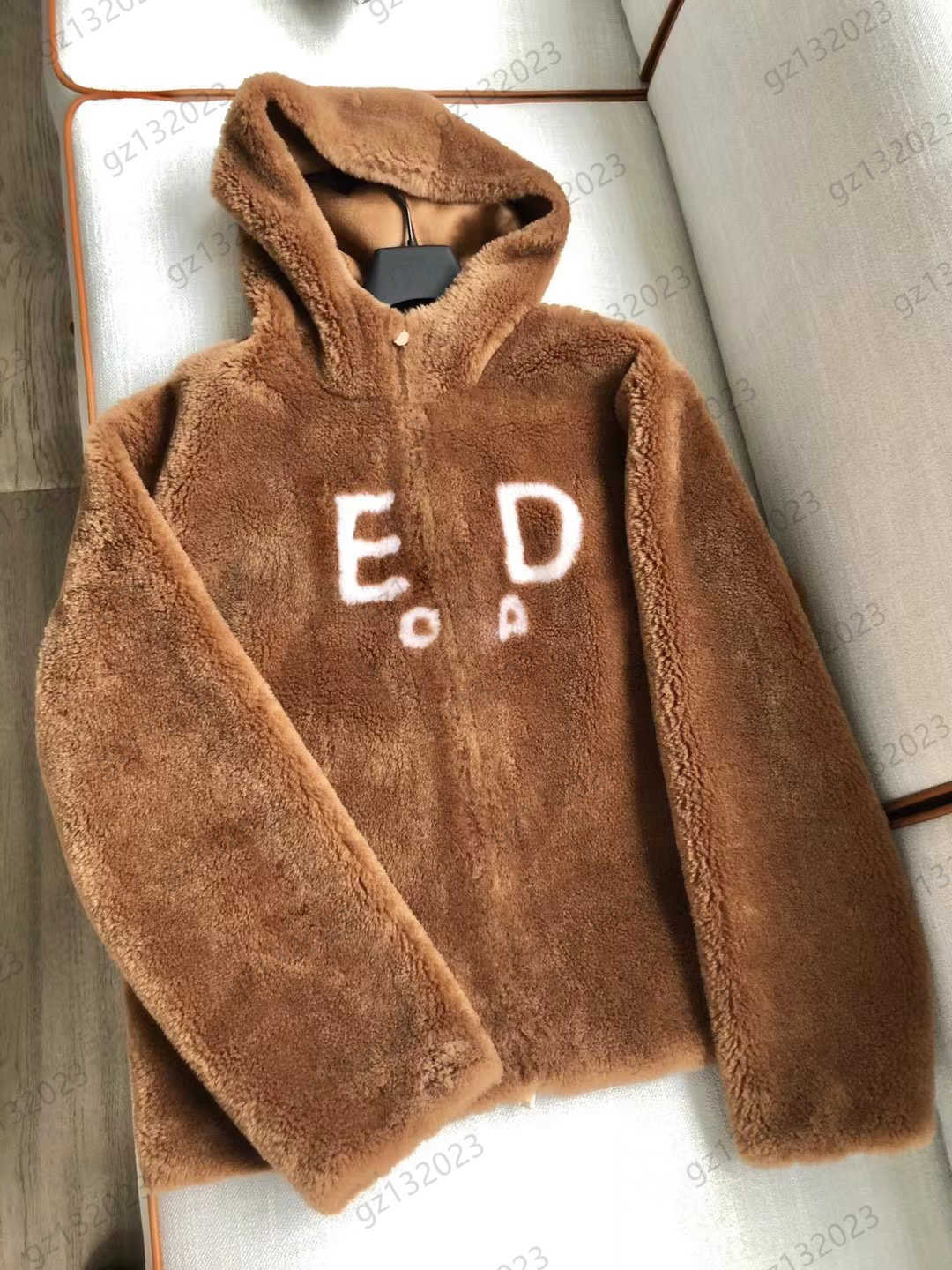 Womens Jackets Luxury Chest Lettering Printed Zipper Flap Soft Warm Fleece Jacket Long Sleeve Pocket Profile Hooded Coats Unisex Style Brand Women Clothes, 23
Womens Jackets Luxury Chest Lettering Printed Zipper Flap Soft Warm Fleece Jacket Long Sleeve Pocket Profile Hooded Coats Unisex Style Brand Women Clothes, 23