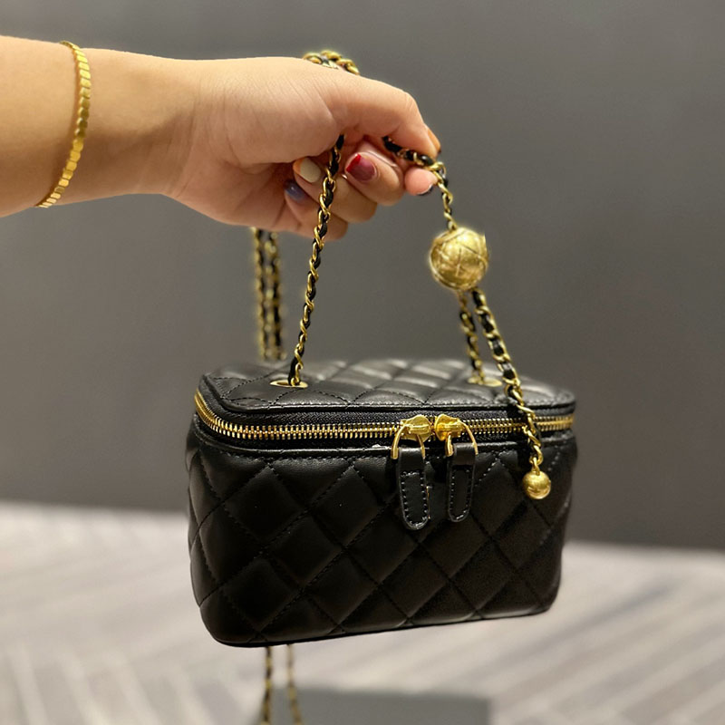 CC Bags Luxury Brand Cosmetic Bags & Cases Womens Lambskin Cosmetic Case Bag With Gold Crush Ball Metal Matelase Chain Crossbody Shoulder Bl, Box
CC Bags Luxury Brand Cosmetic Bags & Cases Womens Lambskin Cosmetic Case Bag With Gold Crush Ball Metal Matelase Chain Crossbody Shoulder Bl, Box