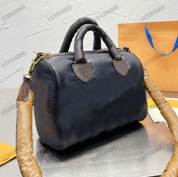 Speedy Bandouliere 25 Econyl Recycled Nylon bag Padded Pillow Crossbody 30cm Monograms Quilted Sliver Puffer Handbag Women Designer Winter Purse
Speedy Bandouliere 25 Econyl Recycled Nylon bag Padded Pillow Crossbody 30cm Monograms Quilted Sliver Puffer Handbag Women Designer Winter Purse
