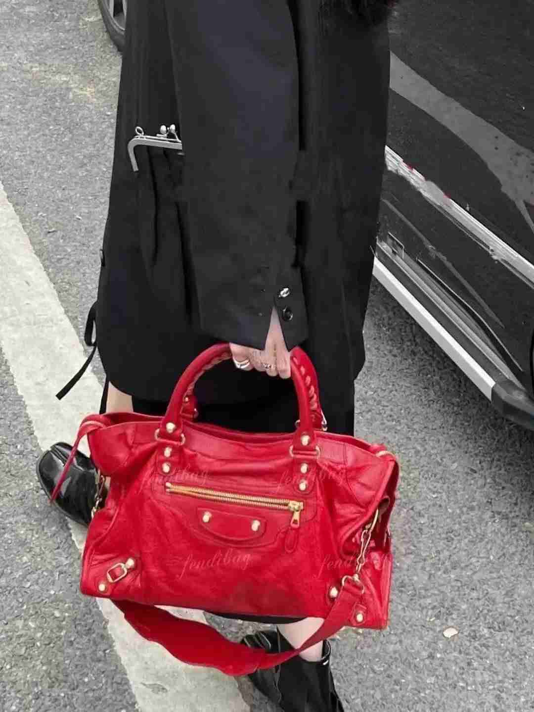 evening bag Luxury designer bags tote women Fashion Motorcycle handbag shoulder cross body large capacity metal buckle, Red
evening bag Luxury designer bags tote women Fashion Motorcycle handbag shoulder cross body large capacity metal buckle, Red