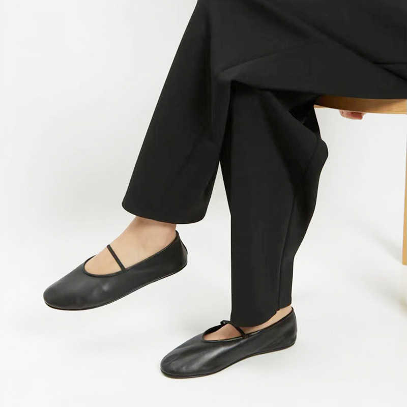 Designer the row the Dress Shoes Soft sheepskin granny ballet shoes Round head flat bottom belt women's single No lining comfort S2NI, White
Designer the row the Dress Shoes Soft sheepskin granny ballet shoes Round head flat bottom belt women's single No lining comfort S2NI, White