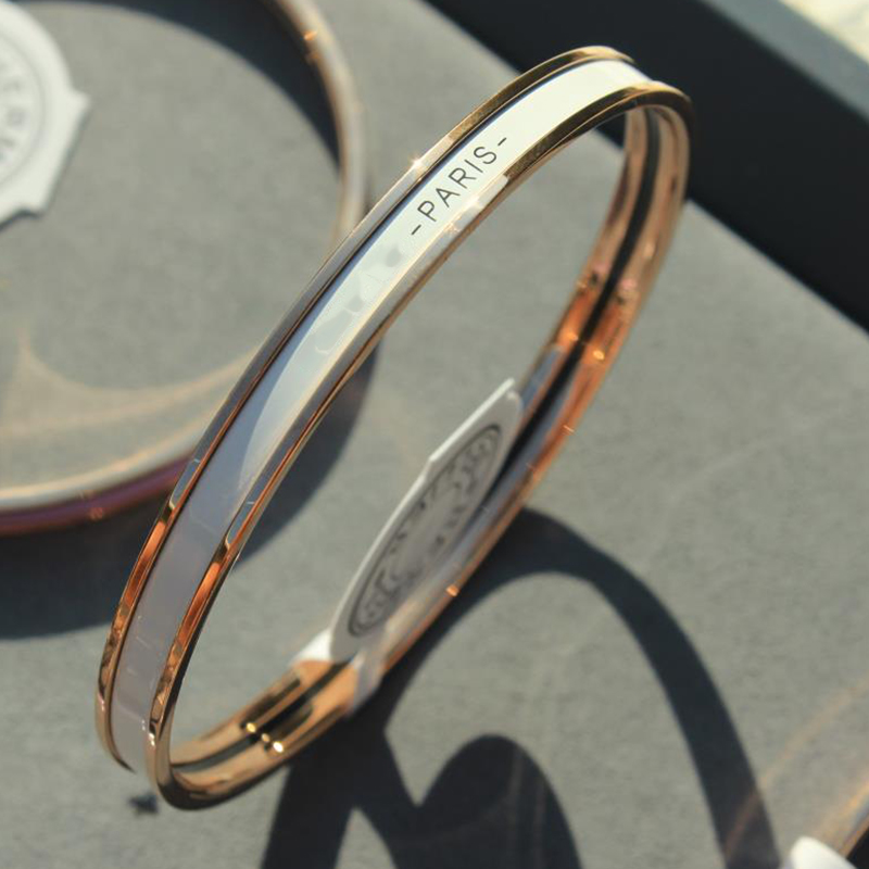 Luxury Enameled Gold Bangle with Vintage Charm - High-Quality Silver Alloy for Stylish Wearers
