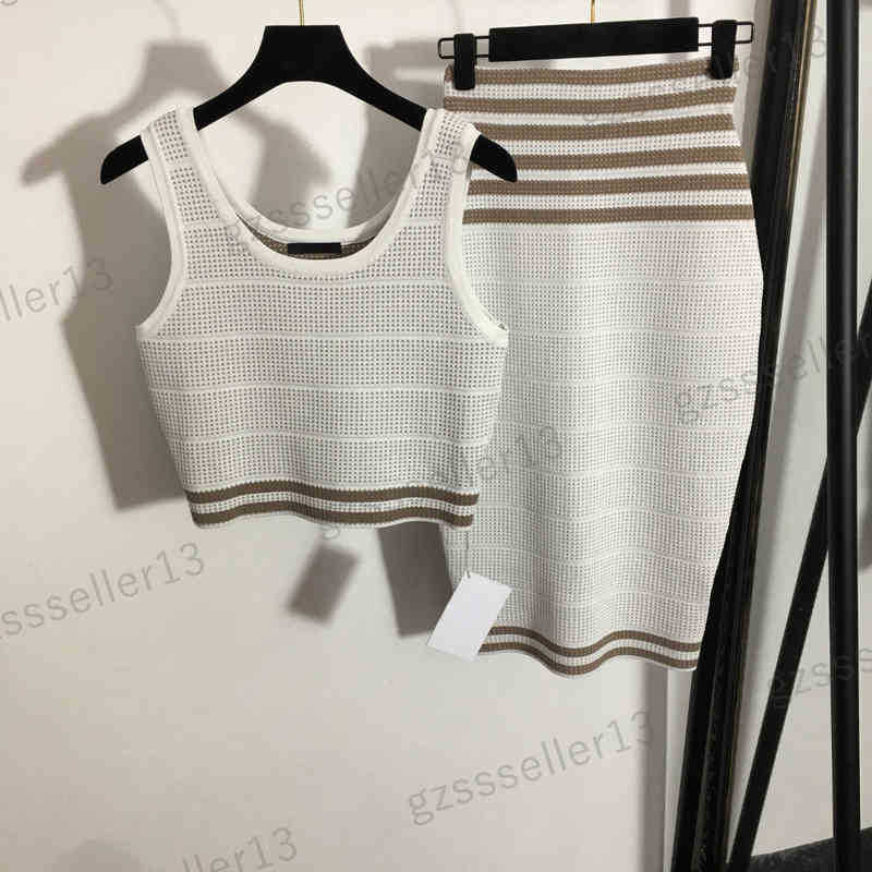 Designer Womens Two Pieces Dress BLM Knit Suit Designer Tank Top High Waist Skirt Sets
Designer Womens Two Pieces Dress BLM Knit Suit Designer Tank Top High Waist Skirt Sets