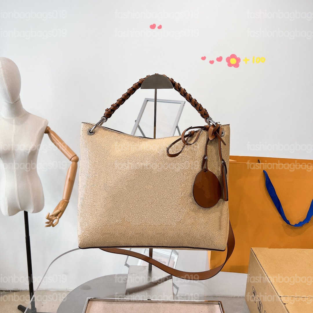 NEONOE Perforated Champagne Bag Neo noe Soft Monograms Canvas Cross Body Portable Slanted Womens HandBag Designer Luxurys Handle Bags AST1
NEONOE Perforated Champagne Bag Neo noe Soft Monograms Canvas Cross Body Portable Slanted Womens HandBag Designer Luxurys Handle Bags AST1