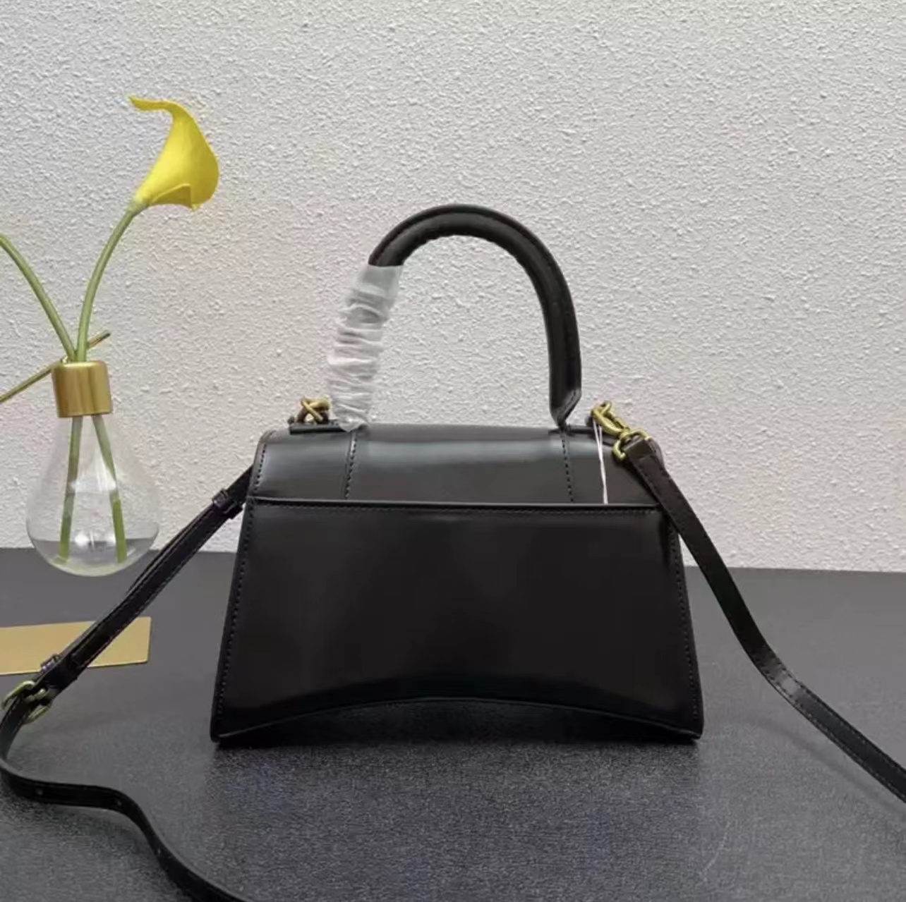 Brand Designer Luxury shoulder bag Real leather Half Moon Shopping Bags double letter Cowhide Fashion Handbags backpack the Casual Tote bags, Fuchsia 
Brand Designer Luxury shoulder bag Real leather Half Moon Shopping Bags double letter Cowhide Fashion Handbags backpack the Casual Tote bags, Fuchsia