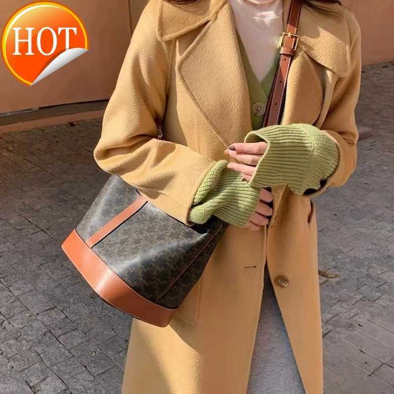 Women's Designer Bags Old Flower Bucket Triumphal Arch 2023 New Tote Large Capacity Single Shoulder Diagonal Factory Direct Sales, Brown1
Women's Designer Bags Old Flower Bucket Triumphal Arch 2023 New Tote Large Capacity Single Shoulder Diagonal Factory Direct Sales, Brown1