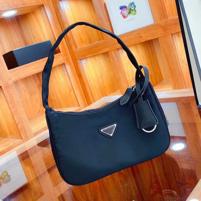 Prad high-quality Re-Edition 2005 Nylon Fashion designers bags Woman Men luxury crossbody tote Hobo Shoulder Purses Handbags Bag wallet backpak
Prad high-quality Re-Edition 2005 Nylon Fashion designers bags Woman Men luxury crossbody tote Hobo Shoulder Purses Handbags Bag wallet backpak
